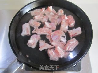 Grilled Pork Ribs with Fungus and Quail Eggs recipe