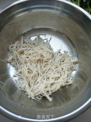 Cucumber Mixed with Enoki Mushrooms recipe