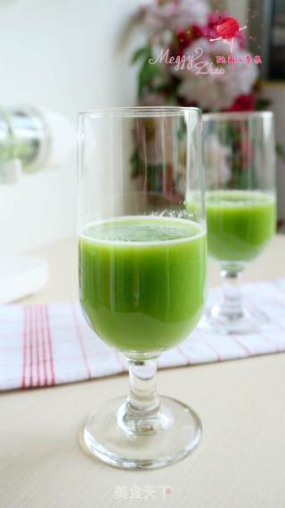 Clearing Away Heat and Detoxifying Five Green Juices recipe