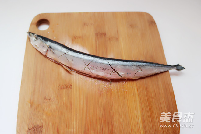 Salt-fried Saury recipe