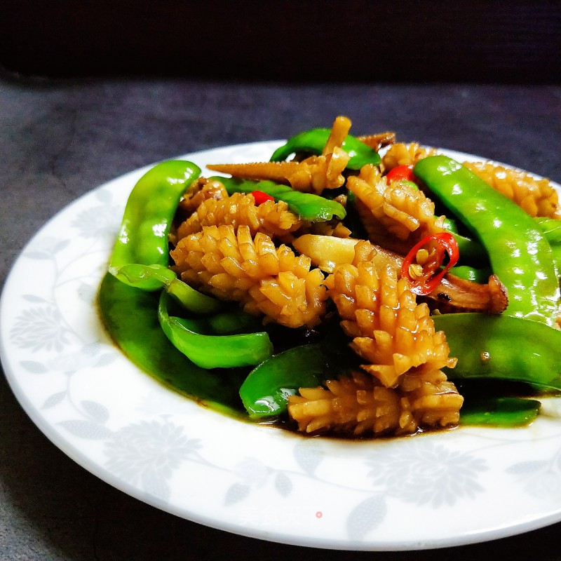 Fried Snow Peas with Squid (how to Soak Dried Squid) recipe