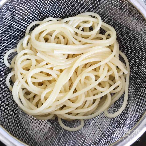 Pasta with American Ham and Tomato Sauce recipe