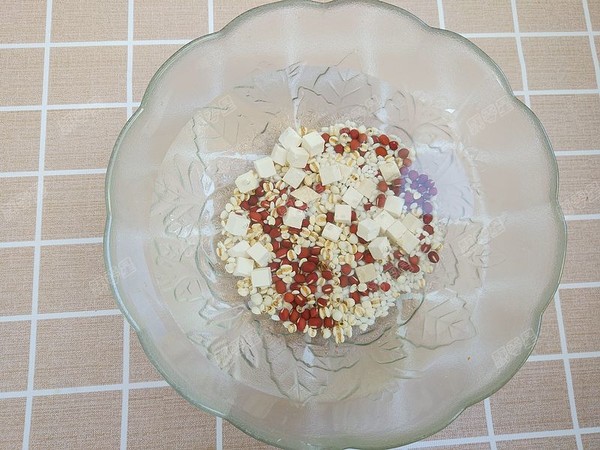 Red Bean Coix Seed Poria Porridge recipe