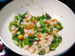 Stir-fried Asparagus with Shrimp and Fresh Shellfish recipe