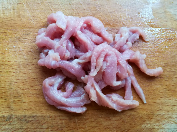 Stir-fried Shredded Pork with Wild Onion recipe