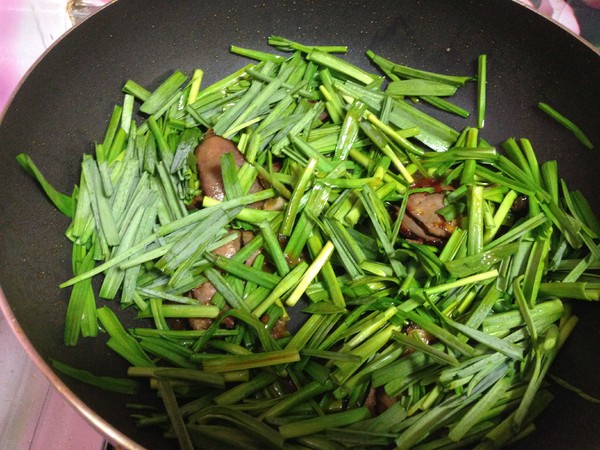 Stir-fried Bacon with Garlic recipe