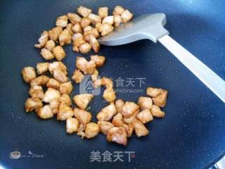 Diced Pork and Lotus Pond Stir-fry recipe