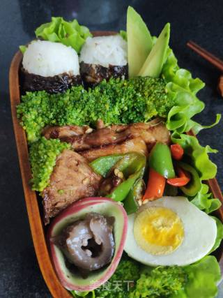 Onigiri Pork Knuckle Bento recipe