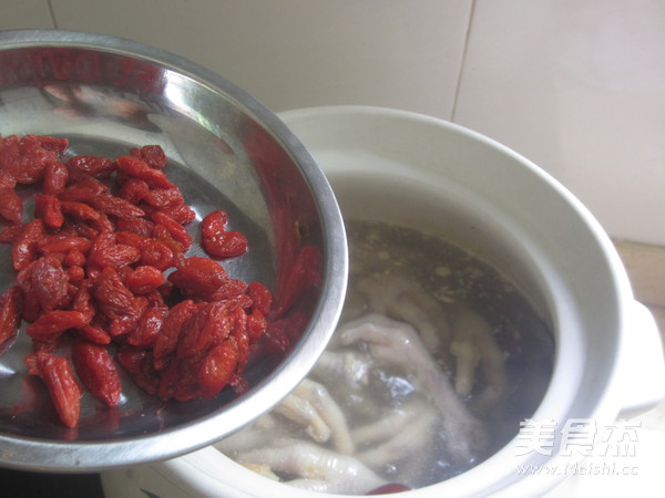 Medicated Chicken Feet Soup recipe