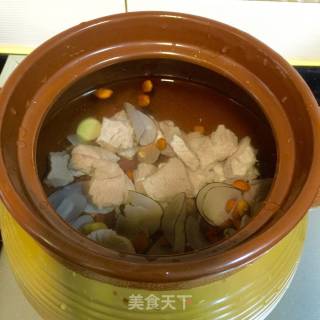[guangdong] Sea Coconut Lean Meat Soup recipe