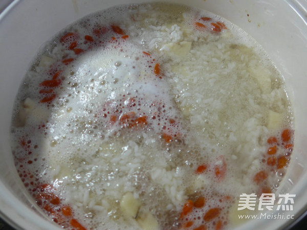 Chinese Wolfberry Wine Stuffed Banana Soup recipe