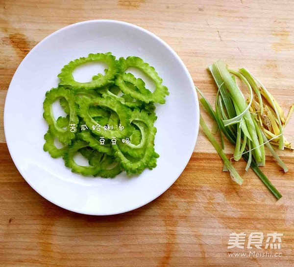 Bitter Gourd Clam Soup recipe