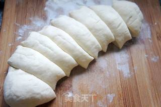 White Noodle Bun with Mung Bean Paste recipe