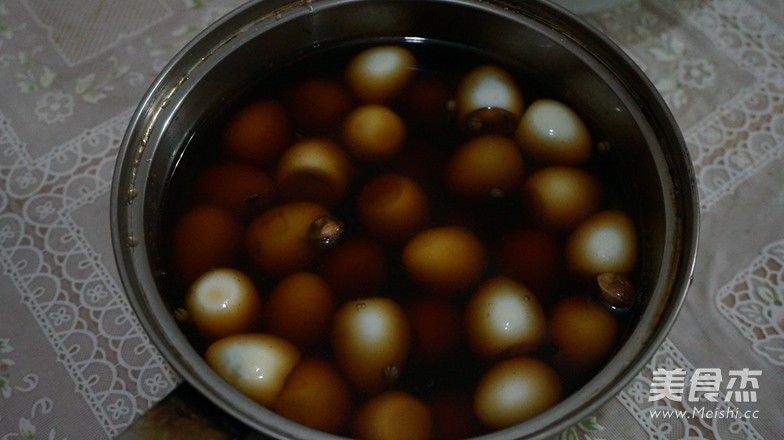 Marinated Quail Eggs recipe