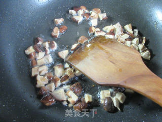Mushrooms, Peanuts and Egg Sauce recipe
