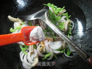 Stir-fried Tripe with Peppers and Onions recipe