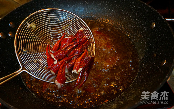 Stir-fried Lobster-the Whole Process of Cleaning Up The Lobster in Detail is Worthy of Your Support recipe