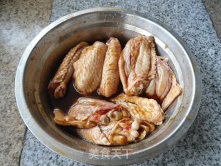 Marinated Braised Chicken Wings recipe