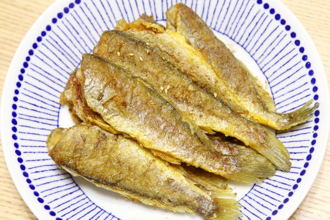 Pan Fried Small Yellow Croaker recipe