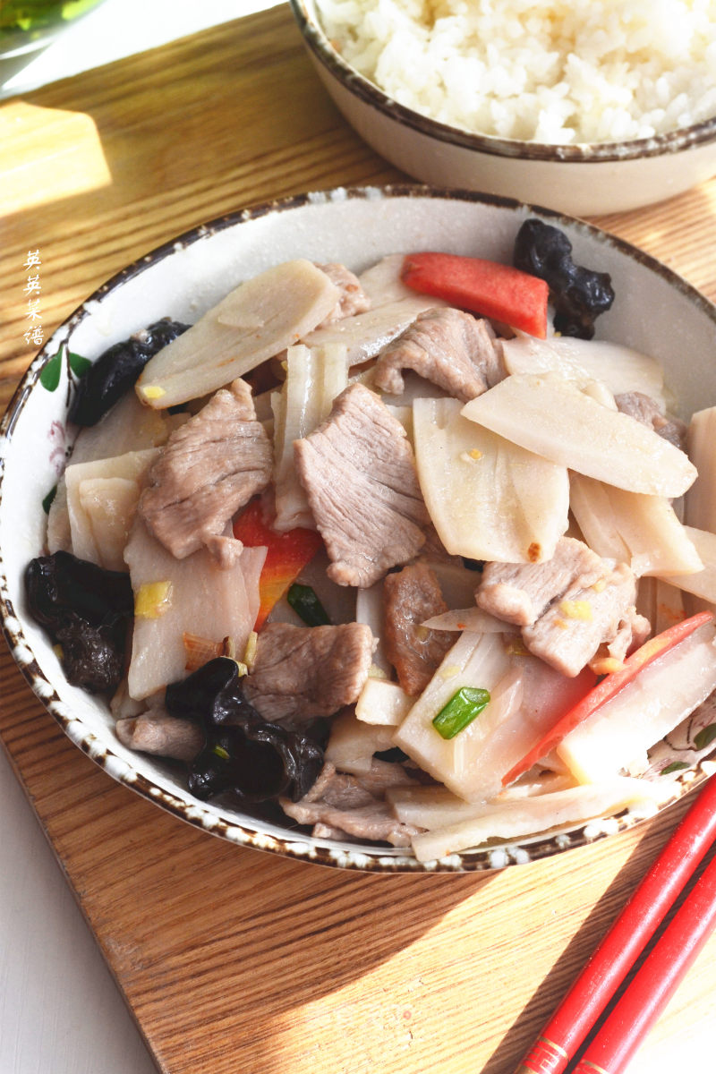 Stir-fried Sliced Pork with Lotus Vegetable recipe