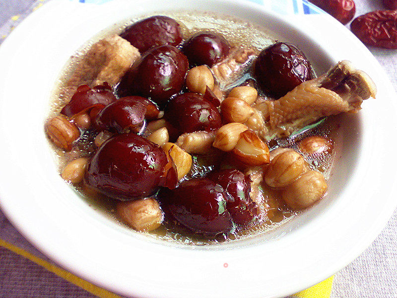 Red Date Peanut Chicken Feet Soup recipe