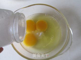 Scrambled Eggs with Chopped Pepper and Loofah recipe
