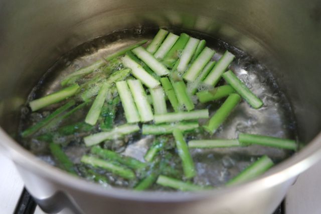 Asparagus and Turmeric Tofu recipe