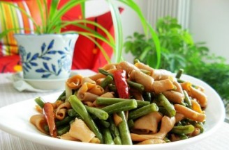 Stir-fried Duck Intestines with Spicy Sour Beans