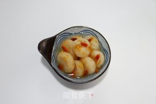 Steamed Water Chestnuts with Chinese Wolfberry and Rock Sugar recipe