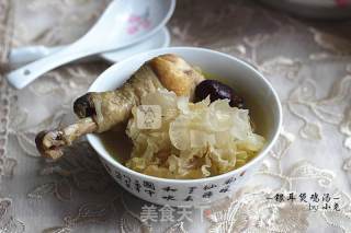 Autumn Health Soup-white Fungus Chicken Soup recipe