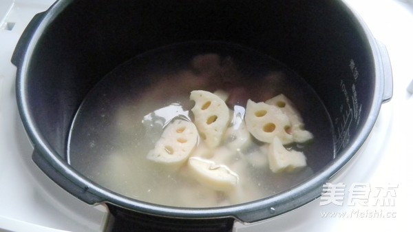 Pot Ribs with Lotus Root and Lily recipe