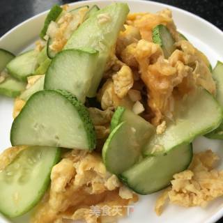 Minced Garlic Fried Egg with Cucumber recipe