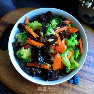 Garlic Broccoli with Fungus recipe