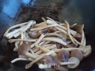 Braised Tea Tree Mushroom recipe