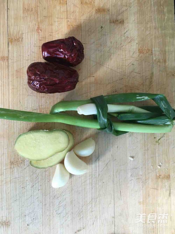 Chicken Soup with Red Dates and Wolfberry recipe