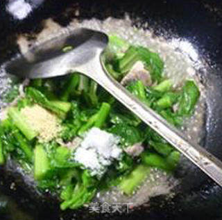 Stir-fried Rape Root with Lean Pork Slices recipe