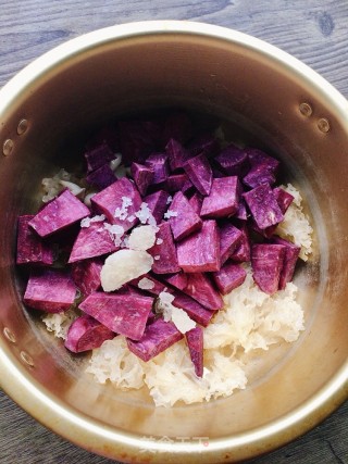 Purple Sweet Potato Lily Tremella Soup recipe