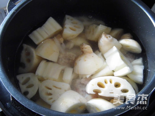 Lotus Root Bone Soup recipe