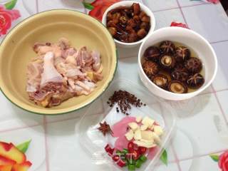 【two Mushrooms and Chicken Pot】-----fragrant and Fragrant Dishes recipe