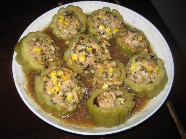 Stuffed Bitter Gourd with Flowered Dace recipe