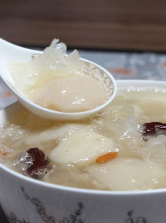 Horseshoe Snow Pear White Fungus Soup recipe