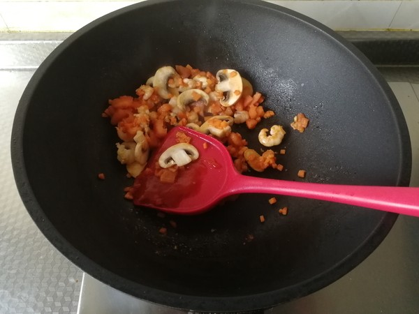 Baked Rice with Tomato, Mushroom, Shrimp and Cheese recipe