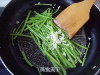 Stir-fried Wormwood Stalks recipe