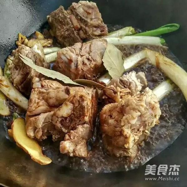 Stewed Potato Steak with Scallions recipe