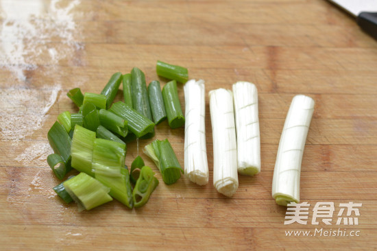 Braised Beef Tendon with Green Onions recipe