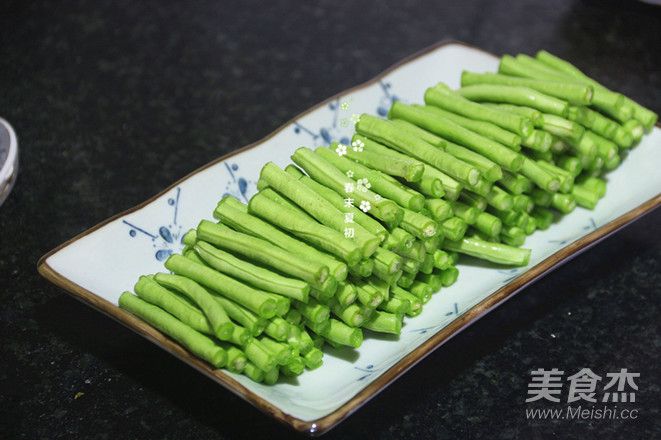 Steamed Beans with Minced Meat recipe
