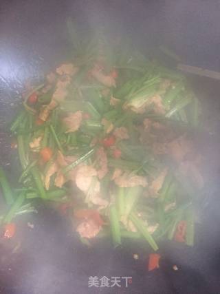 Stir-fried Shredded Pork with Celery recipe