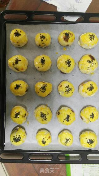 Red Bean Paste Egg Yolk Crisp recipe