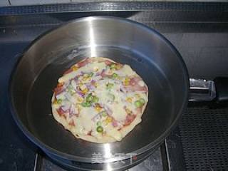 Frying Pan Version Mini Bacon Pizza recipe