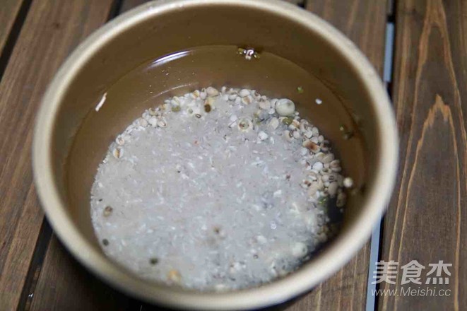 Lotus Seed Porridge with Whole Grains recipe